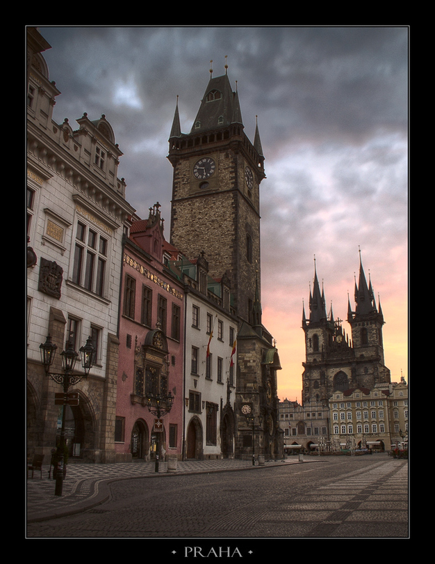 Dawn at Stare Miasto square