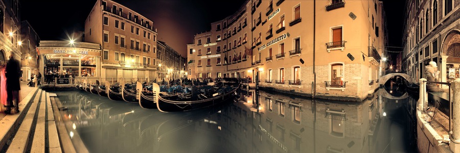 Night parking in Venice