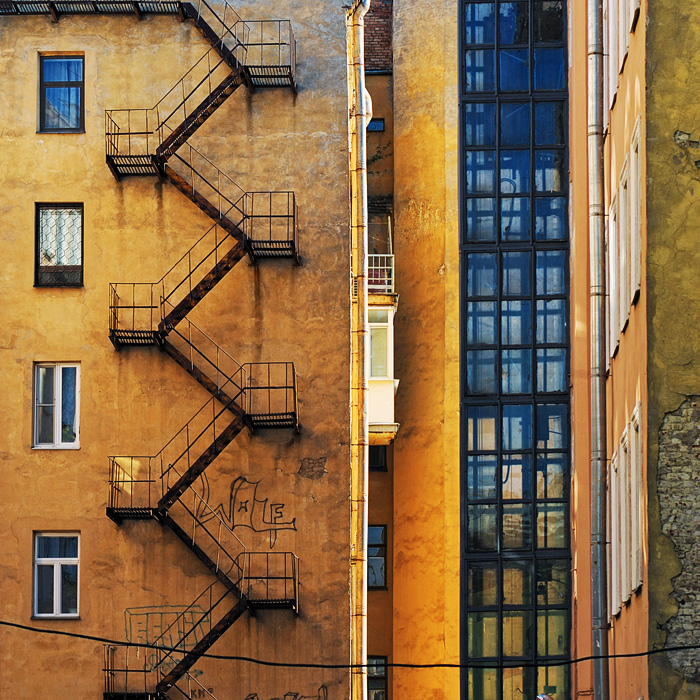 Geometry of the courtyards