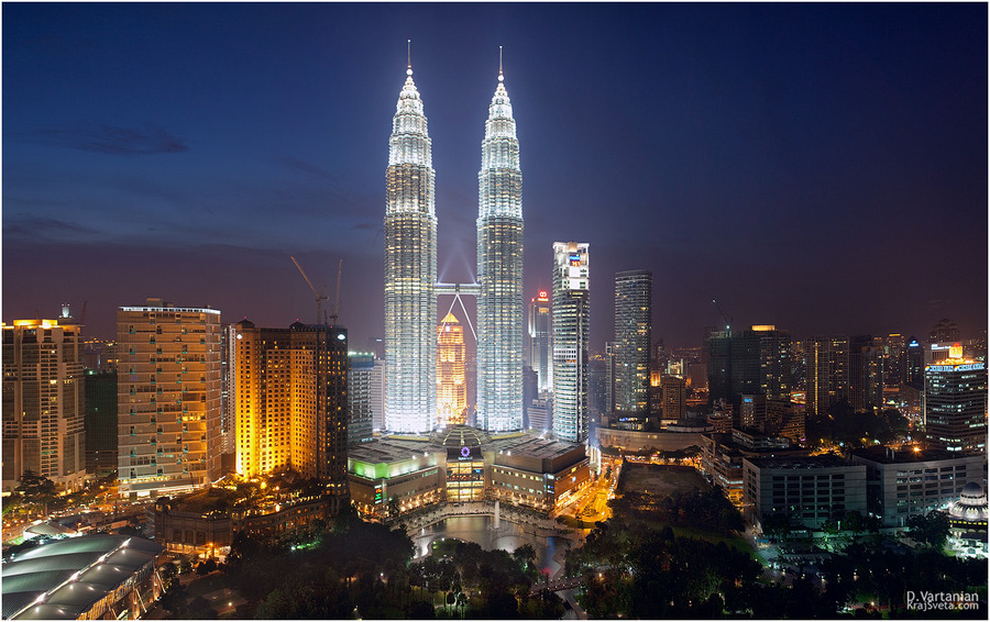 Kuala Lumpur. Petronas towers. | megalopolis, skyscraper, night, lights, Kuala Lumpur, Malaysia