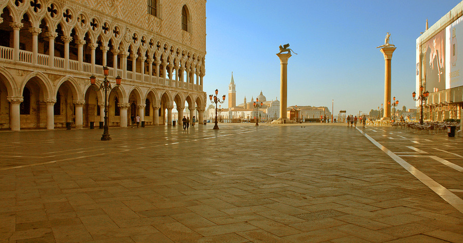 Venice is waking up