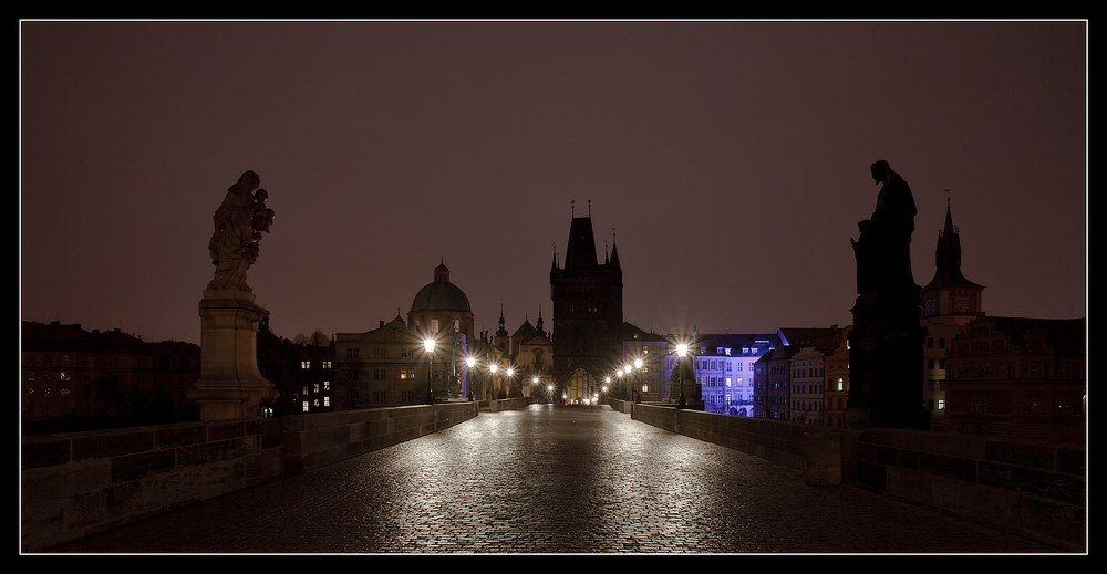 River flows into the castle