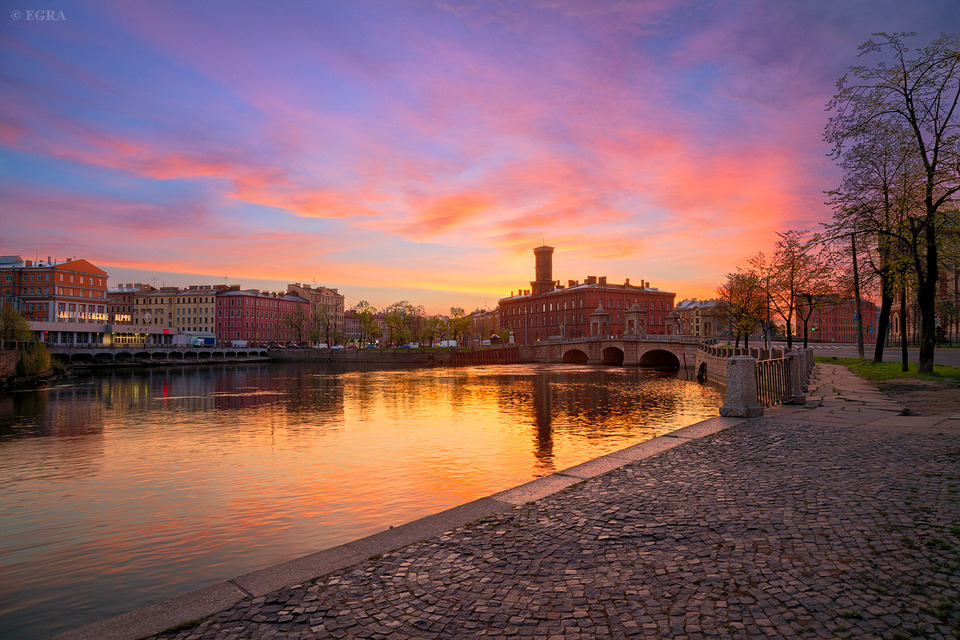 Sunrise in St. Petersburg, Fontanka 