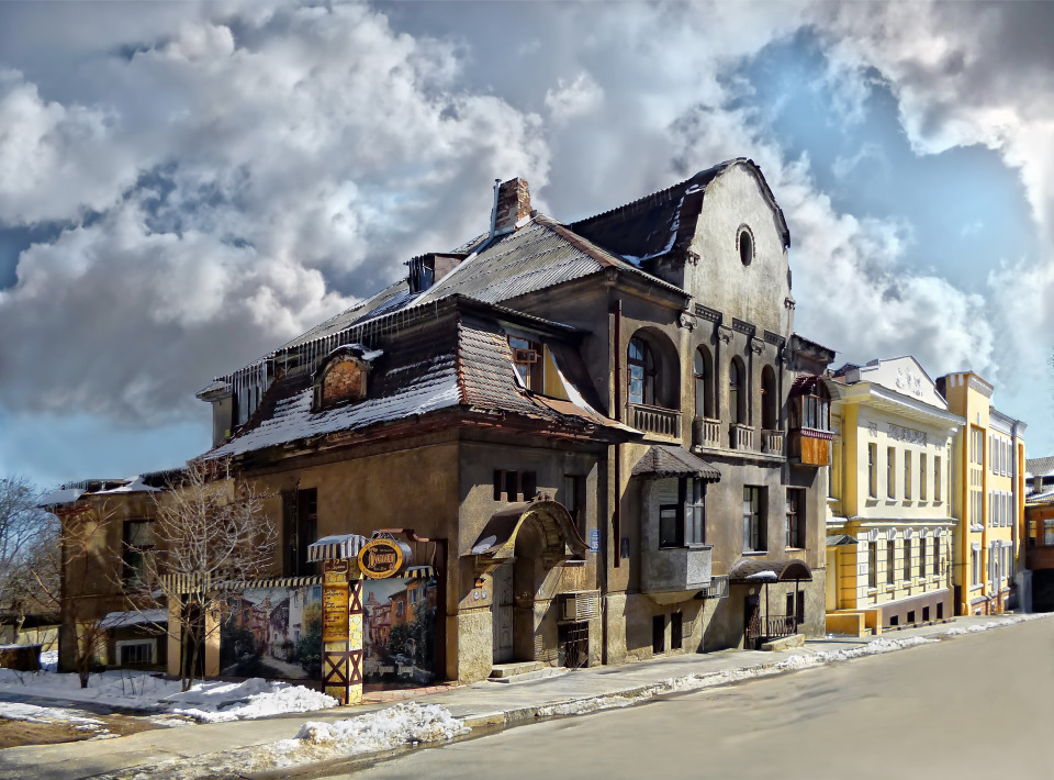 Old town house on Darvin street