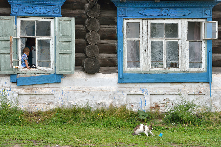 Child on the windowsill, Yeniseysk