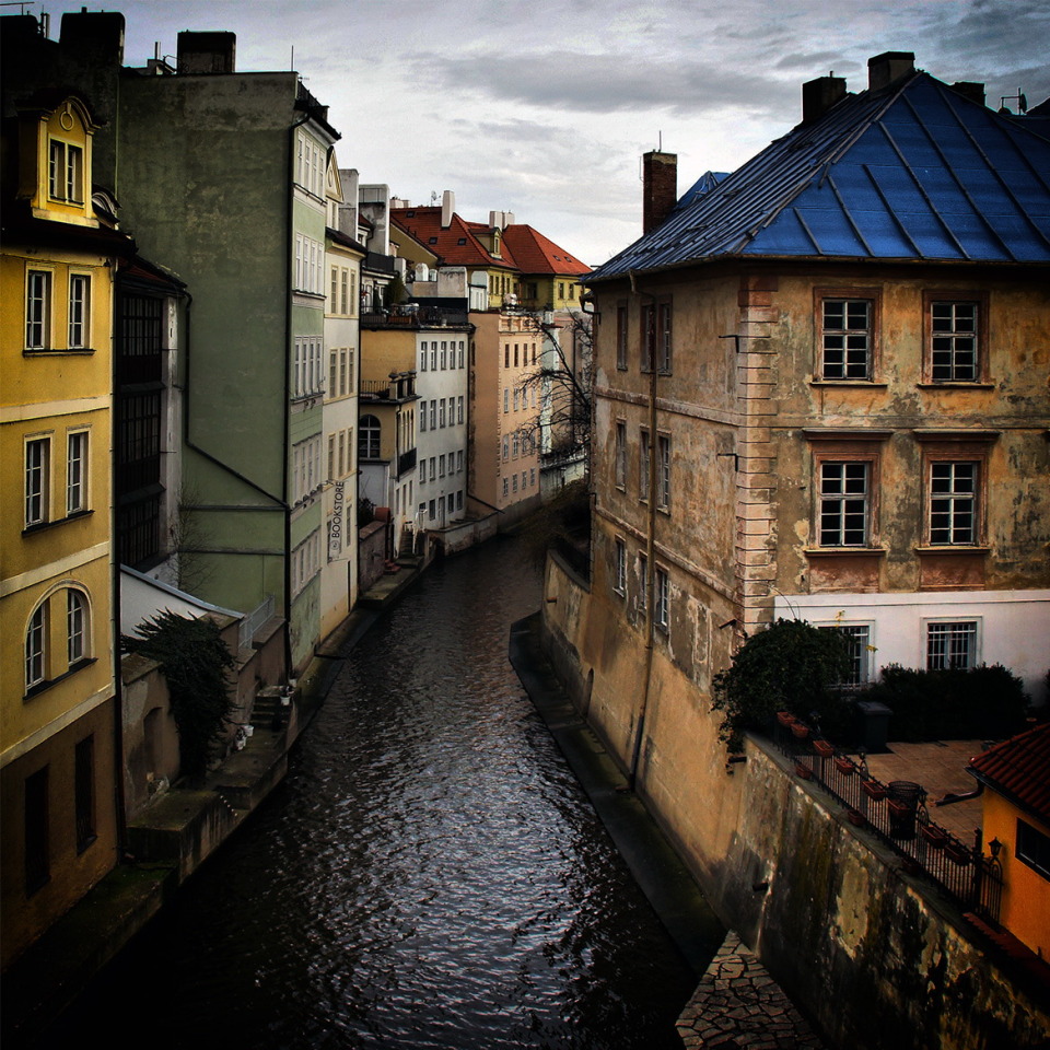 Rivver flows through the town